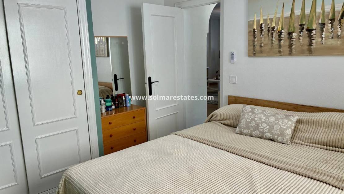 2 slaapkamer Appartement te koop in Villamartin met zwembad - € 199.000 (Ref: 10134863)