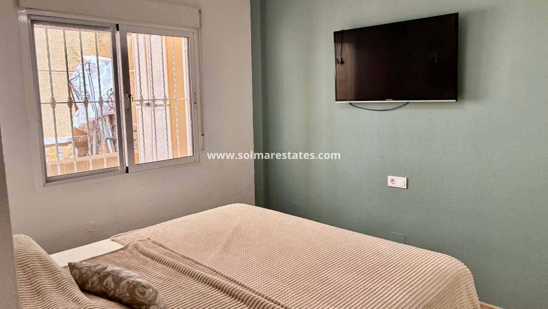 2 slaapkamer Appartement te koop in Villamartin met zwembad - € 199.000 (Ref: 10134863)