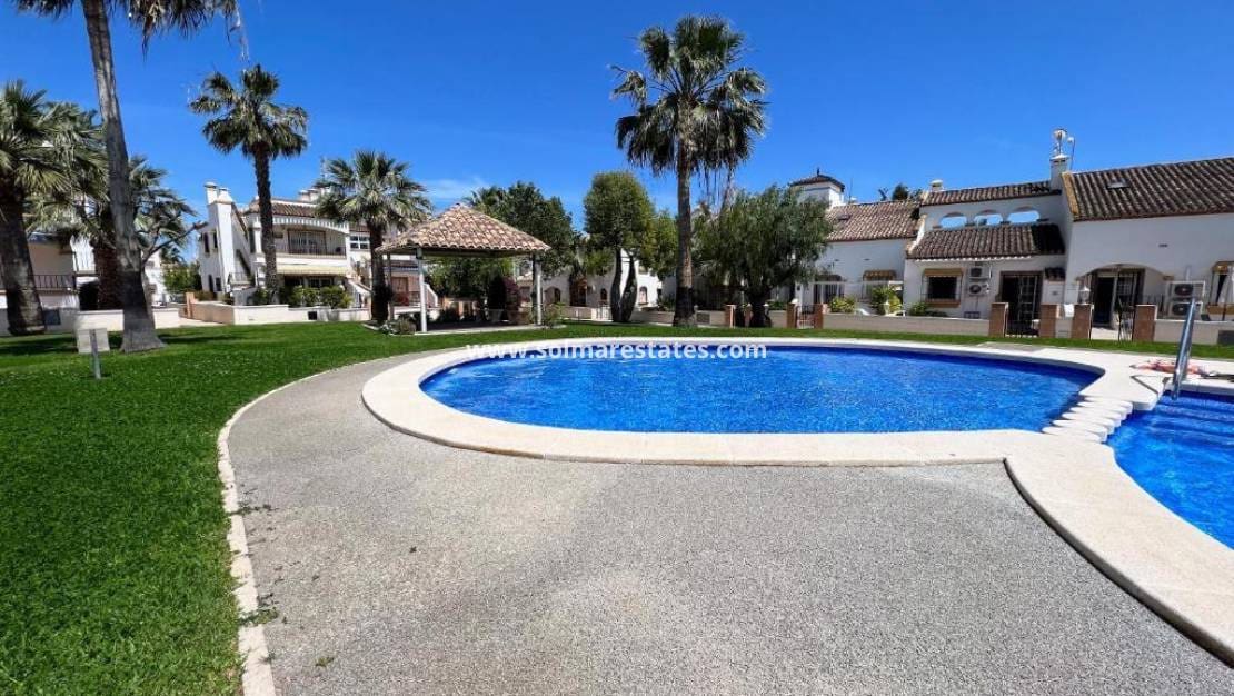 2 camera da letto Casa in vendita in Villamartin con piscina - 249.995 € (Rif: 10135005)