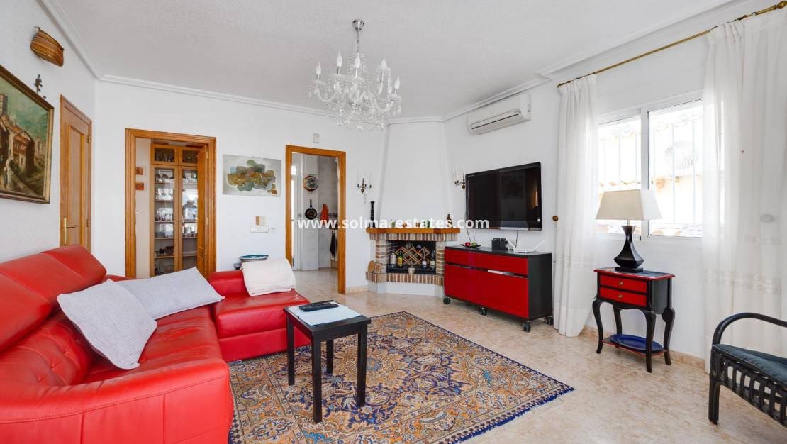 3 soverom Villa til salgs i Orihuela Costa med svømmebasseng - € 229 000 (Ref: 10135007)
