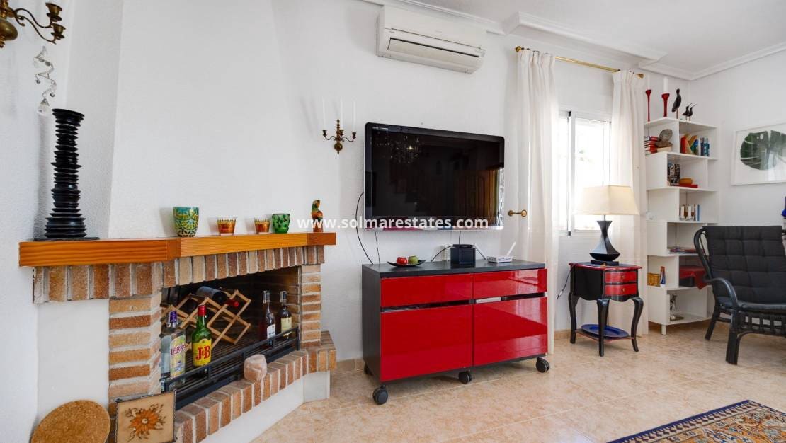3 soverom Villa til salgs i Orihuela Costa med svømmebasseng - € 229 000 (Ref: 10135007)