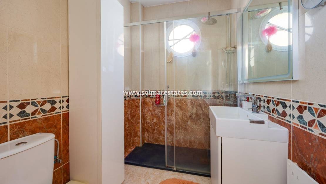 3 soverom Villa til salgs i Orihuela Costa med svømmebasseng - € 229 000 (Ref: 10135007)