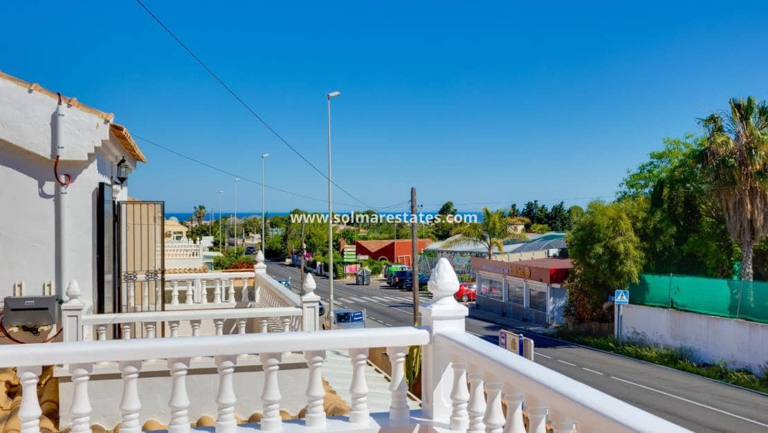 3 soverom Villa til salgs i Orihuela Costa med svømmebasseng - € 229 000 (Ref: 10135007)