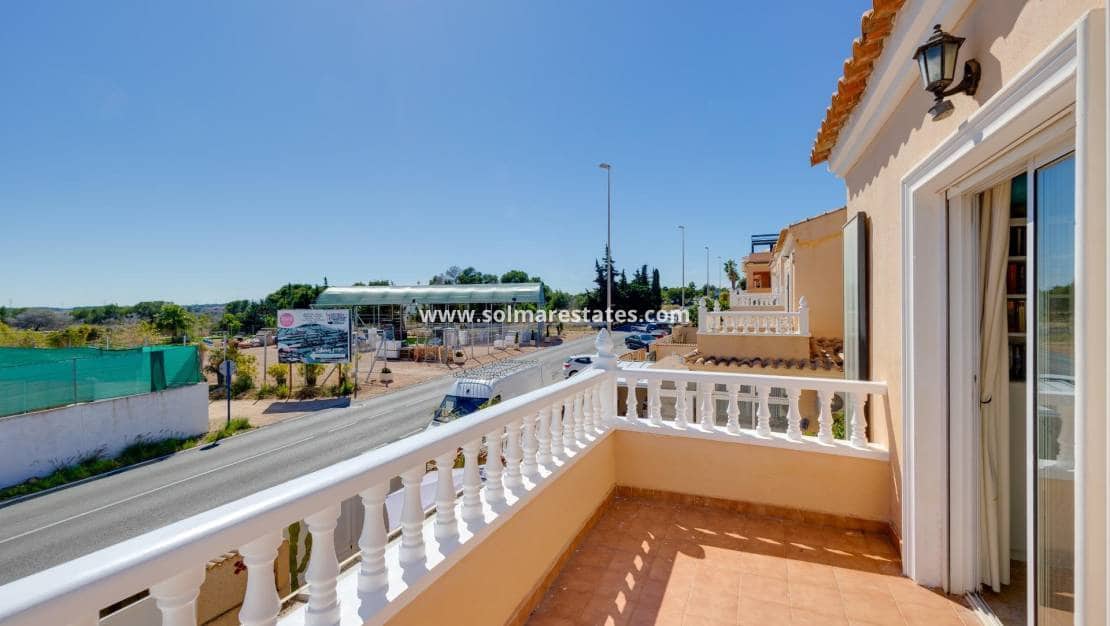 3 soverom Villa til salgs i Orihuela Costa med svømmebasseng - € 229 000 (Ref: 10135007)