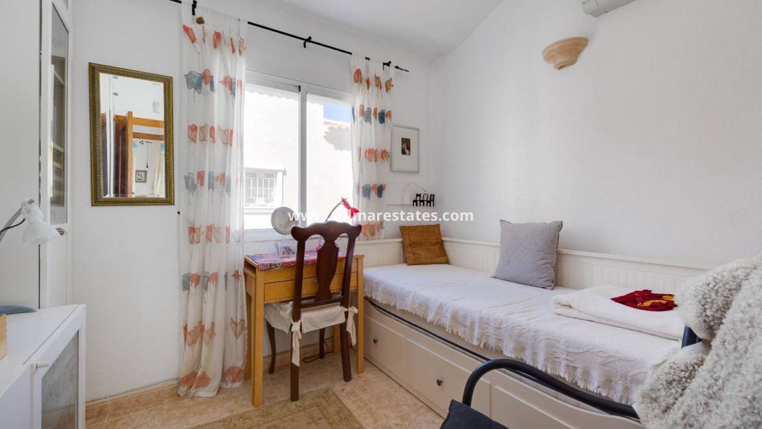 3 soverom Villa til salgs i Orihuela Costa med svømmebasseng - € 229 000 (Ref: 10135007)