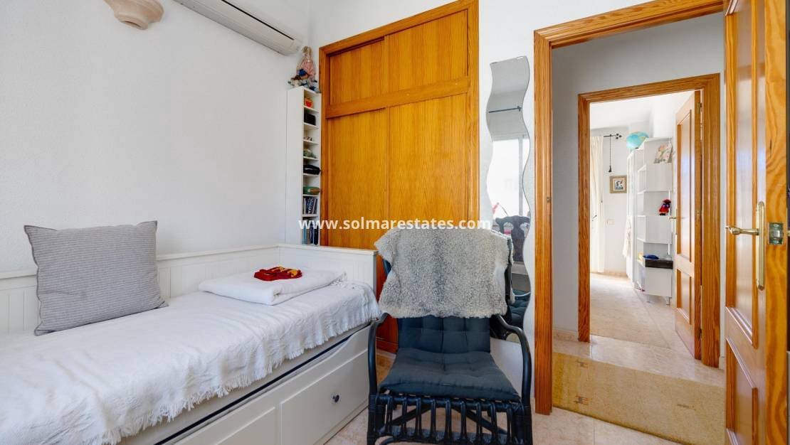 3 soverom Villa til salgs i Orihuela Costa med svømmebasseng - € 229 000 (Ref: 10135007)