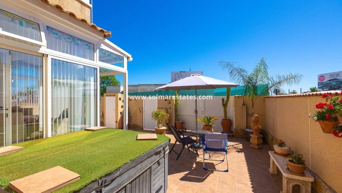 3 soverom Villa til salgs i Orihuela Costa med svømmebasseng - € 229 000 (Ref: 10135007)