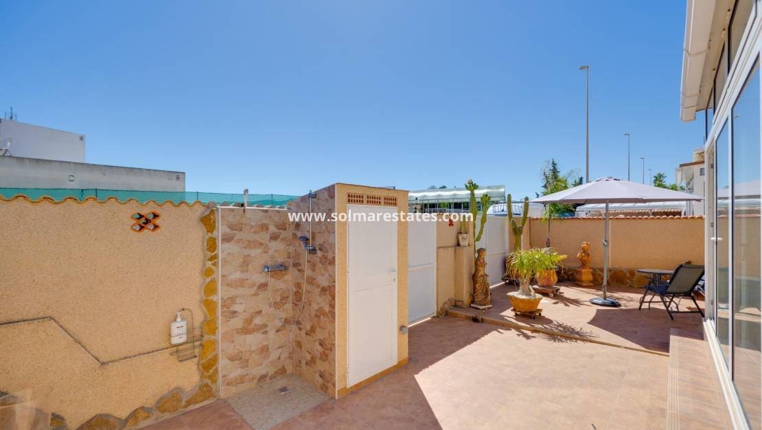 3 soverom Villa til salgs i Orihuela Costa med svømmebasseng - € 229 000 (Ref: 10135007)
