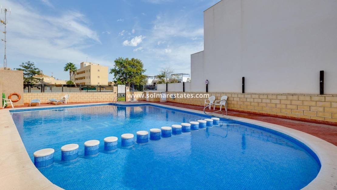 3 soverom Villa til salgs i Orihuela Costa med svømmebasseng - € 229 000 (Ref: 10135007)