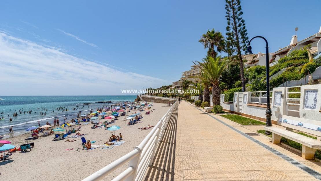 3 soverom Villa til salgs i Orihuela Costa med svømmebasseng - € 229 000 (Ref: 10135007)