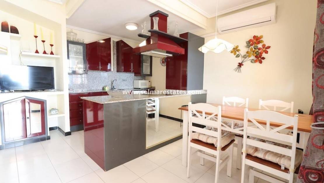 2 makuuhuone Huoneisto myytävänä paikassa Los Altos mukana uima-altaan - 175 000 € (Ref: 10135008)