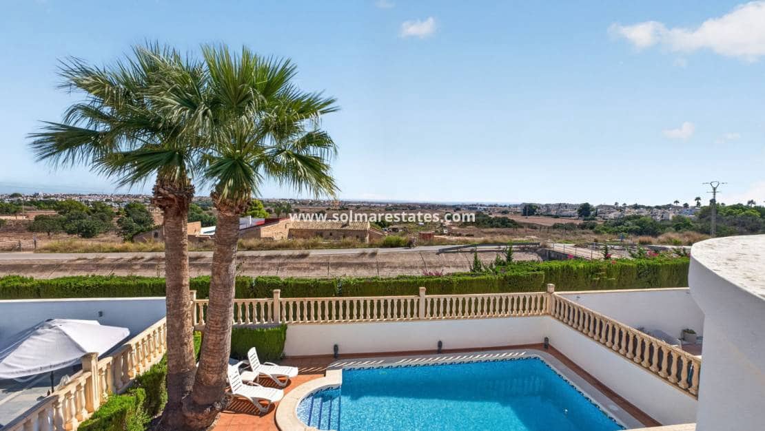 3 sovrum Villa till salu i Villamartin med pool - 529 000 € (Ref: 10135009)