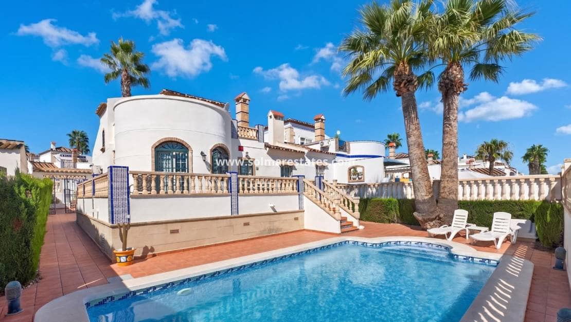 3 sovrum Villa till salu i Villamartin med pool - 529 000 € (Ref: 10135009)