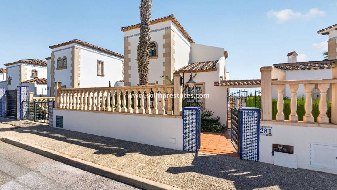 3 sovrum Villa till salu i Villamartin med pool - 529 000 € (Ref: 10135009)