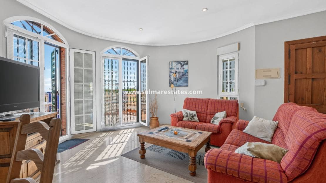 3 sovrum Villa till salu i Villamartin med pool - 529 000 € (Ref: 10135009)
