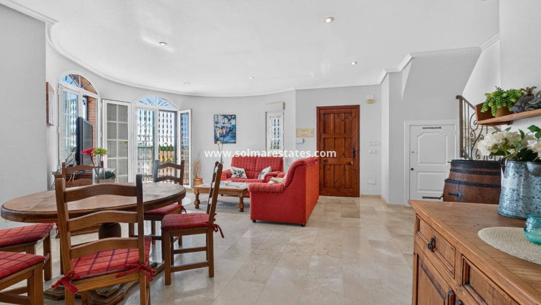 3 sovrum Villa till salu i Villamartin med pool - 529 000 € (Ref: 10135009)