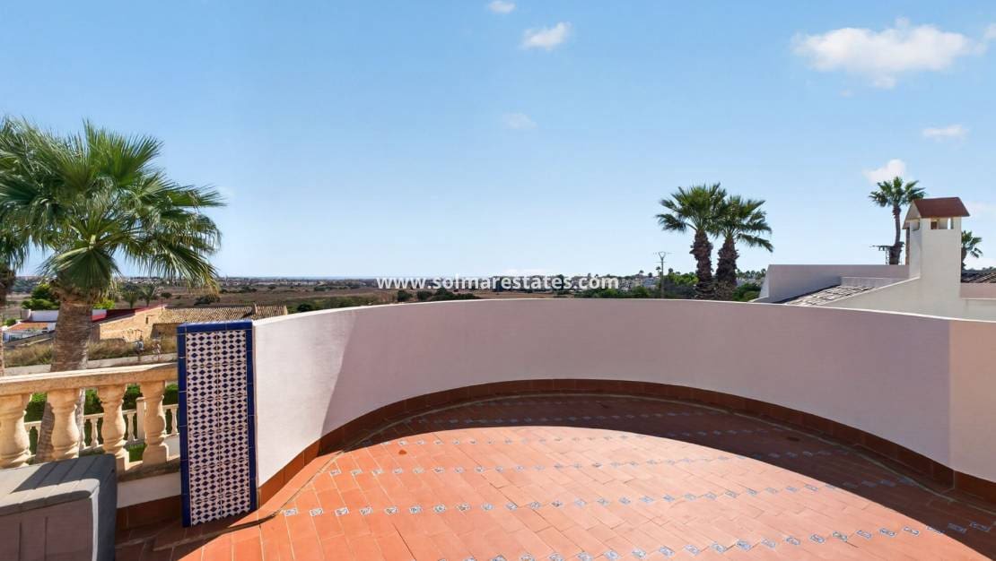 3 sovrum Villa till salu i Villamartin med pool - 529 000 € (Ref: 10135009)