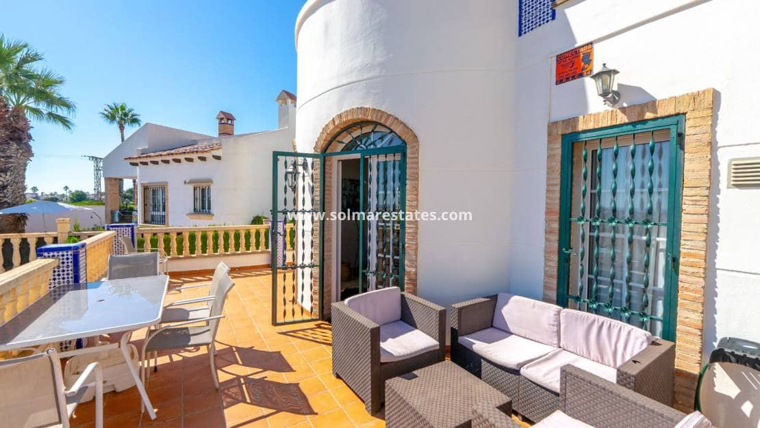 3 sovrum Villa till salu i Villamartin med pool - 529 000 € (Ref: 10135009)