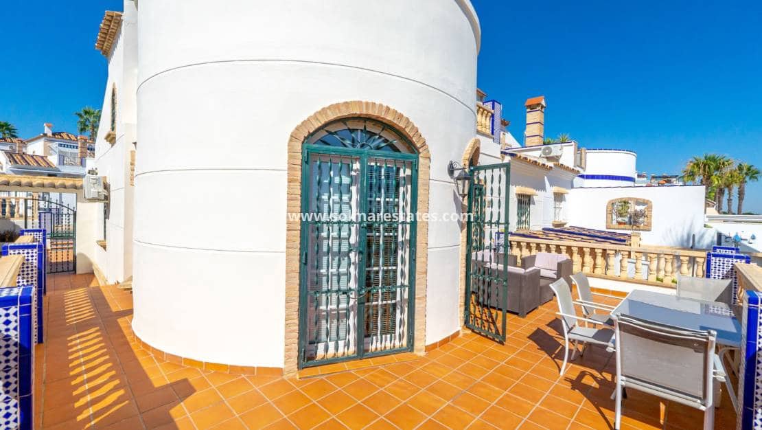 3 sovrum Villa till salu i Villamartin med pool - 529 000 € (Ref: 10135009)