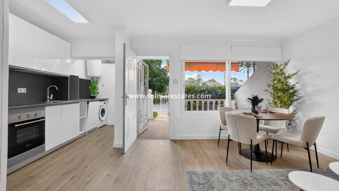 2 slaapkamer Appartement te koop in Villamartin - € 199.000 (Ref: 10135103)