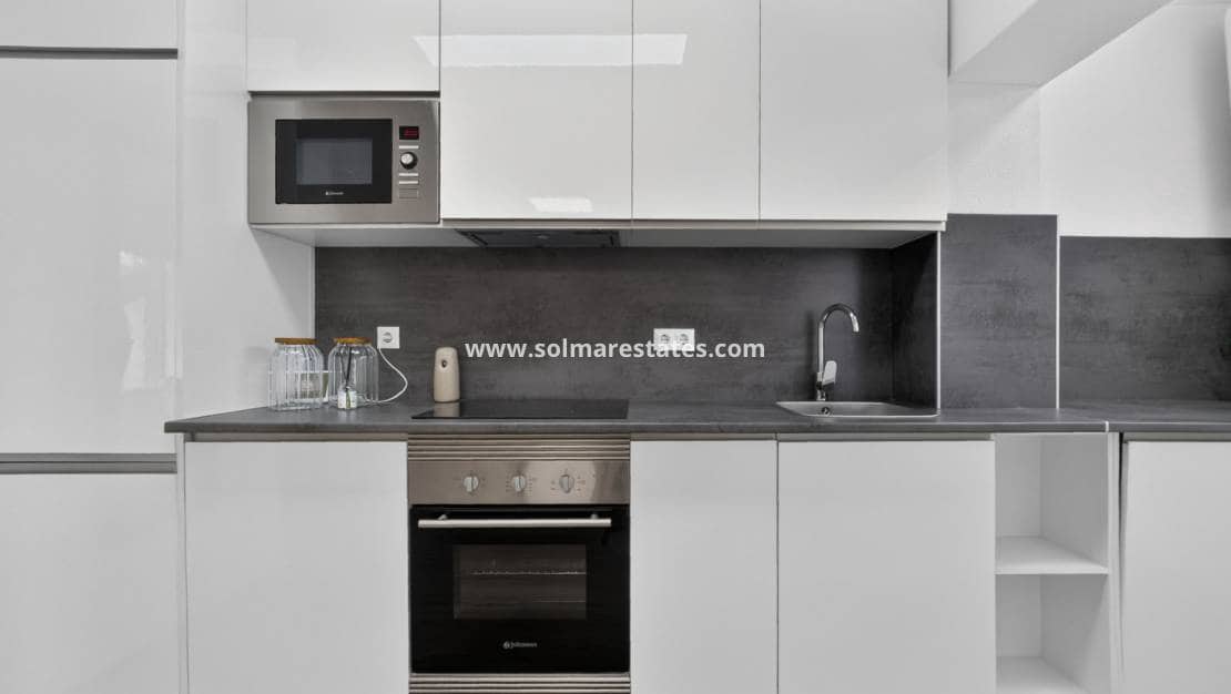 2 slaapkamer Appartement te koop in Villamartin - € 199.000 (Ref: 10135103)