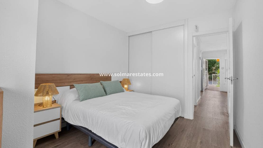 2 slaapkamer Appartement te koop in Villamartin - € 199.000 (Ref: 10135103)