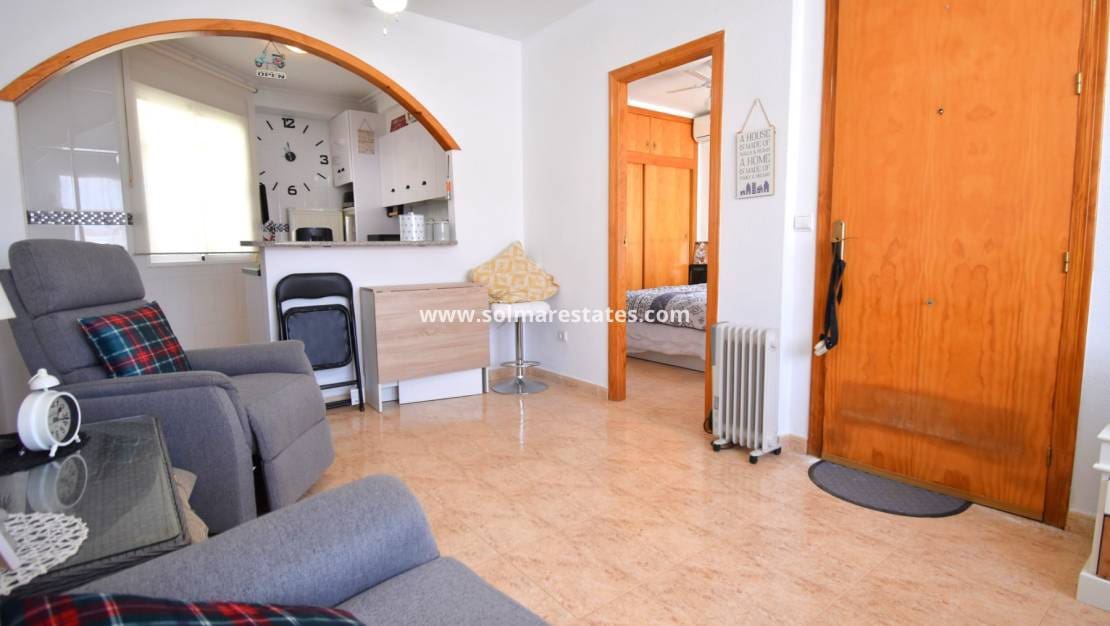 1 quarto Apartamento para venda em Playa Flamenca com piscina - 149 000 € (Ref: 10135104)