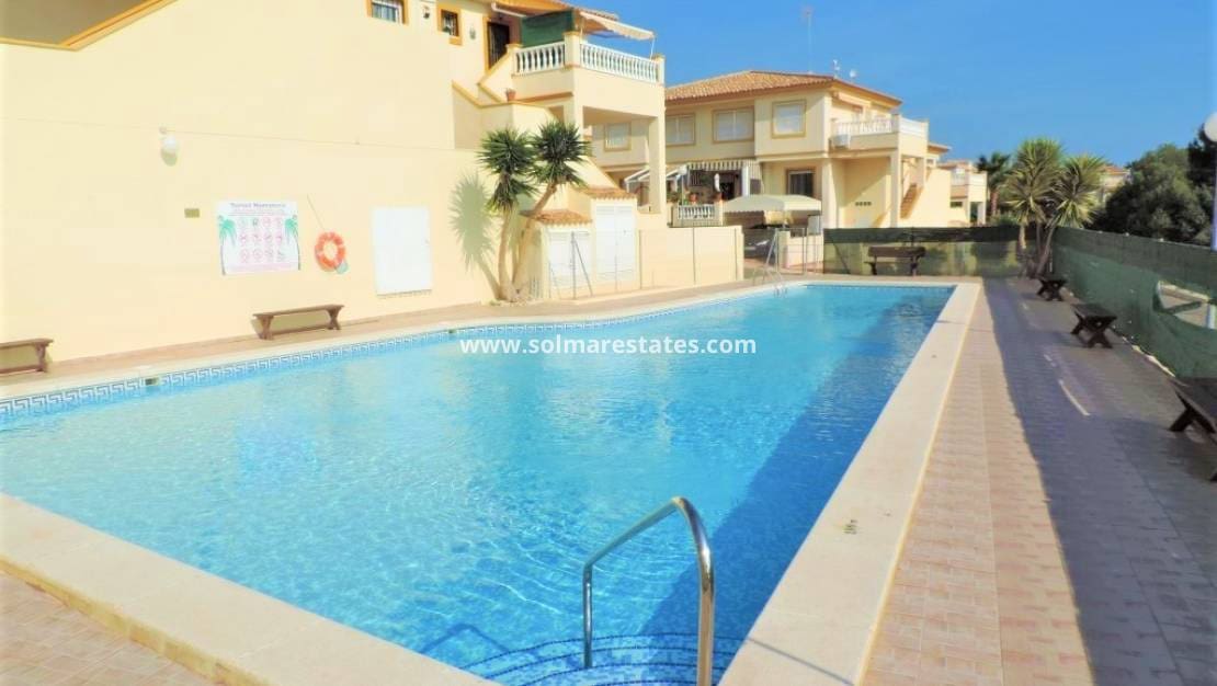 2 quarto Apartamento para venda em Playa Flamenca com piscina - 165 000 € (Ref: 10135105)