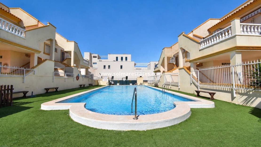 2 quarto Apartamento para venda em Playa Flamenca com piscina - 165 000 € (Ref: 10135105)