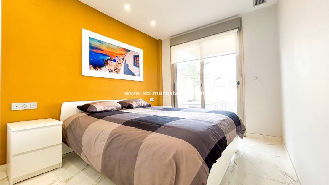 3 bedroom Villa for sale in Villamartin with pool - € 379,995 (Ref: 10135267)