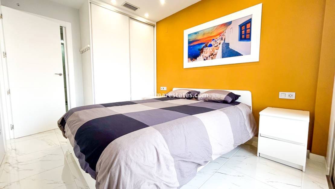 3 bedroom Villa for sale in Villamartin with pool - € 379,995 (Ref: 10135267)