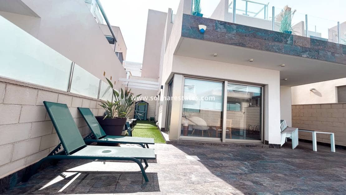 3 bedroom Villa for sale in Villamartin with pool - € 379,995 (Ref: 10135267)