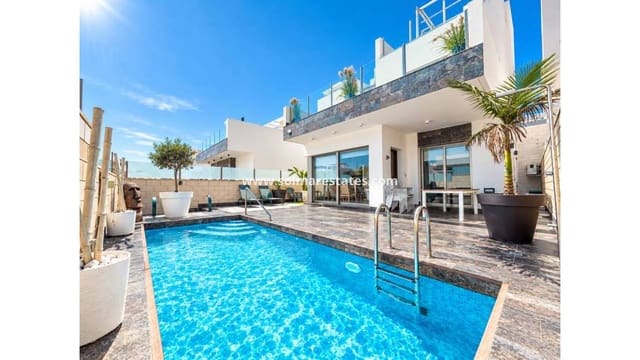 Chalet de 3 habitaciones en Villamartin, Orihuela en venta con piscina - 379.995 € (Ref: 10135267)
