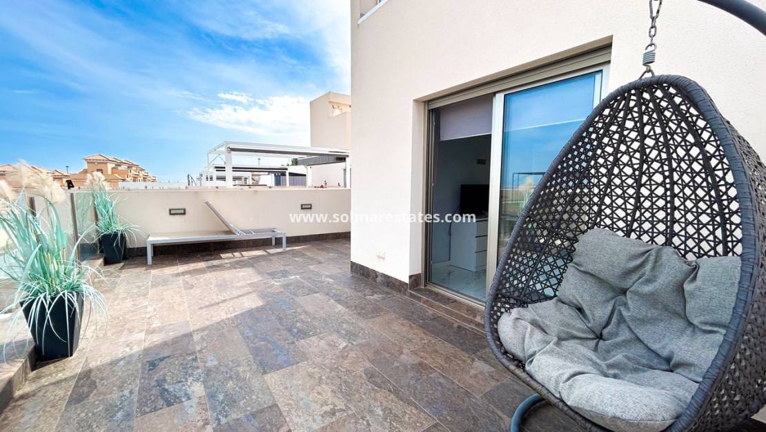 3 bedroom Villa for sale in Villamartin with pool - € 379,995 (Ref: 10135267)
