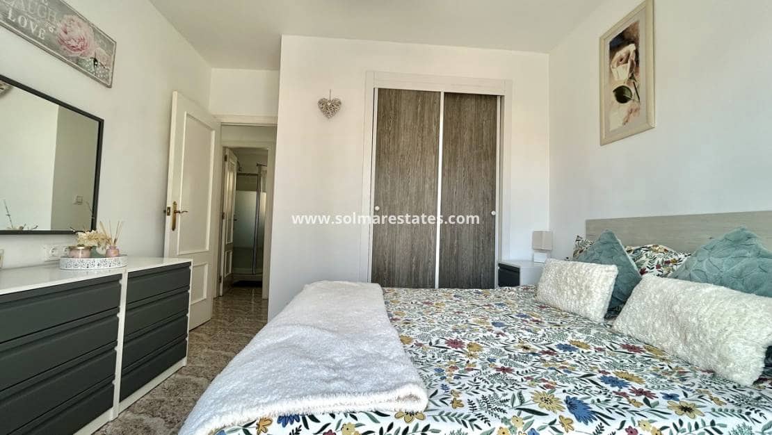 3 sovrum Hus till salu i Cabo Roig med pool garage - 219 995 € (Ref: 10141405)