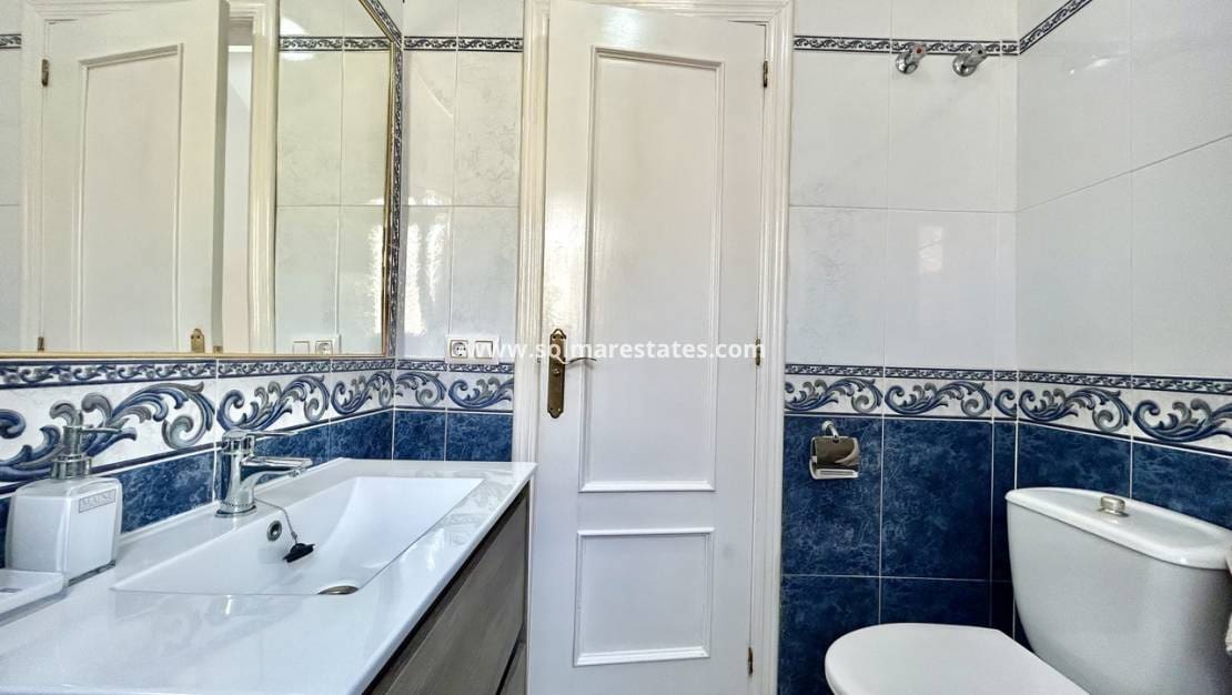 3 sovrum Hus till salu i Cabo Roig med pool garage - 219 995 € (Ref: 10141405)