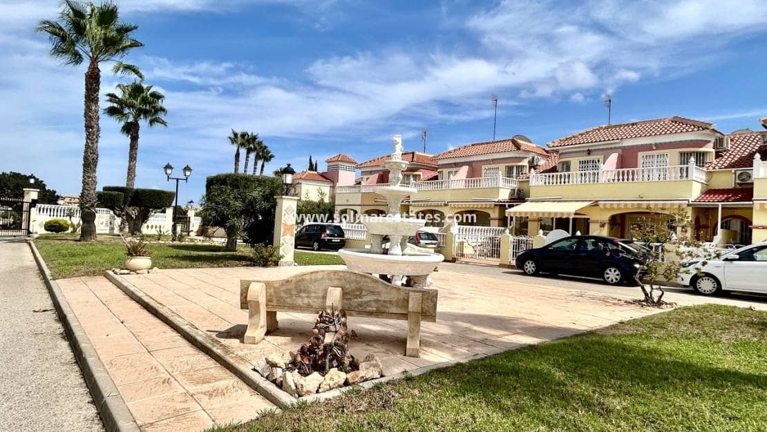3 sovrum Hus till salu i Cabo Roig med pool garage - 219 995 € (Ref: 10141405)