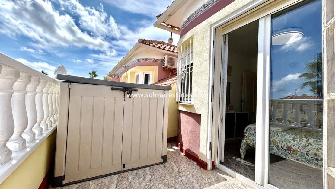 3 sovrum Hus till salu i Cabo Roig med pool garage - 219 995 € (Ref: 10141405)