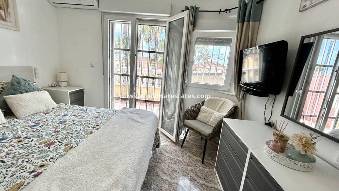 3 sovrum Hus till salu i Cabo Roig med pool garage - 219 995 € (Ref: 10141405)