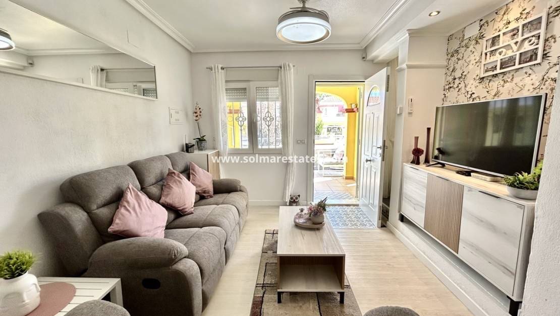 3 sovrum Hus till salu i Cabo Roig med pool garage - 219 995 € (Ref: 10141405)