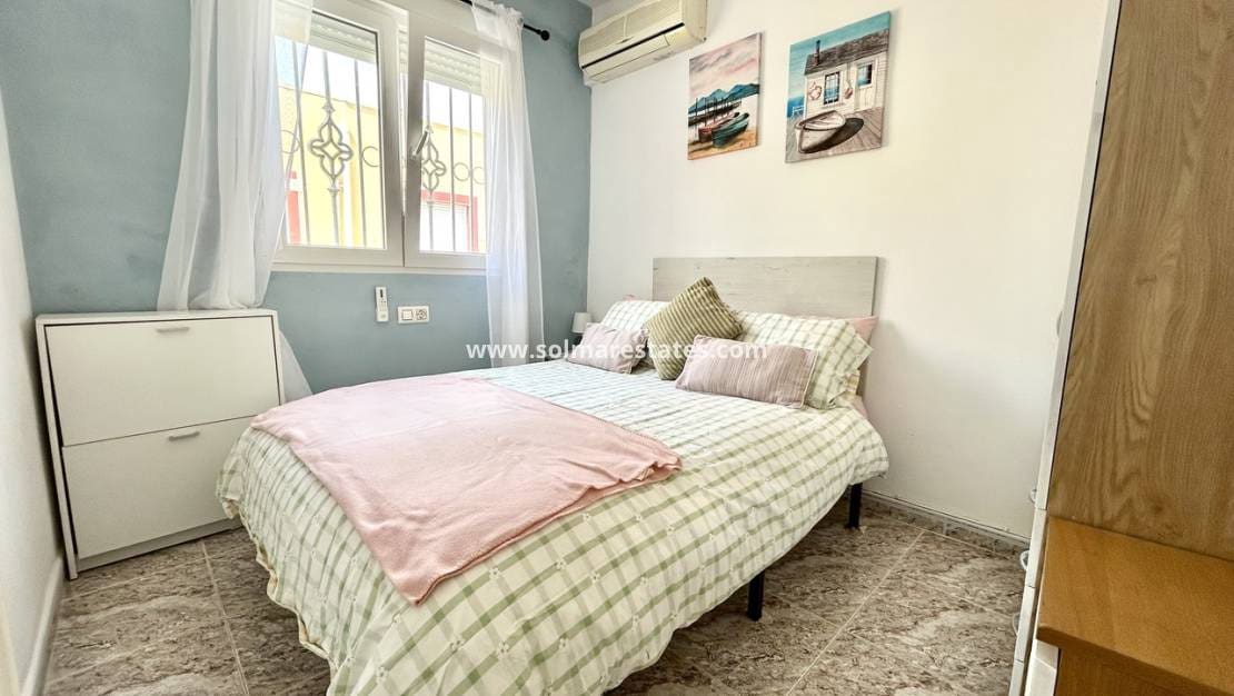 3 sovrum Hus till salu i Cabo Roig med pool garage - 219 995 € (Ref: 10141405)
