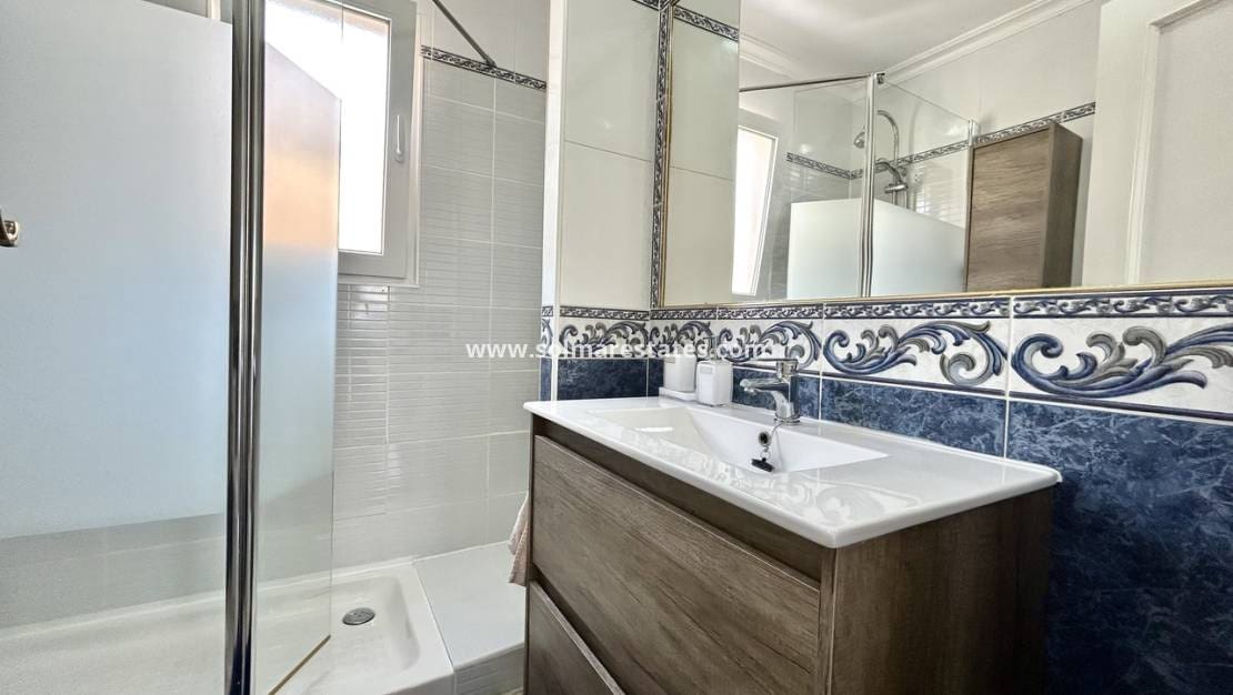 3 sovrum Hus till salu i Cabo Roig med pool garage - 219 995 € (Ref: 10141405)