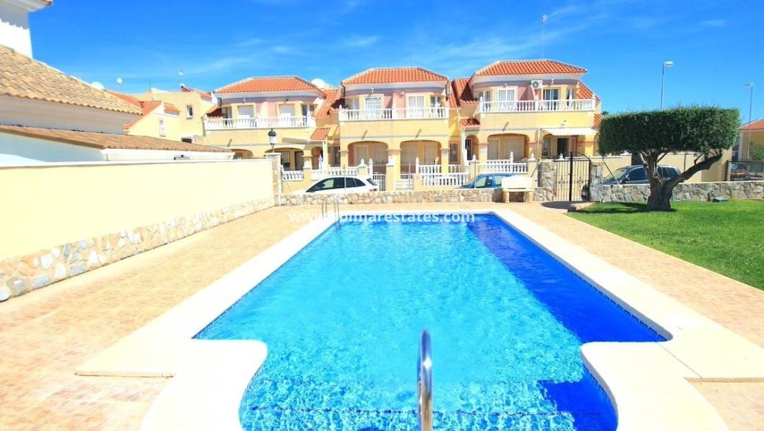 2 camera da letto Casa in vendita in Villamartin con piscina - 179.995 € (Rif: 10145319)