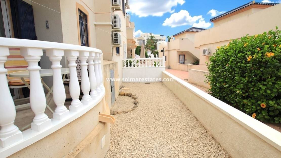 2 soveværelse Lejlighed til salg i La Marquesa med swimmingpool garage - € 135.000 (Ref: 10145320)