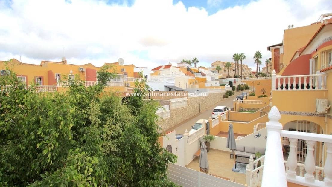 2 soveværelse Semi-Rækkehus til salg i Villamartin med swimmingpool garage - € 199.000 (Ref: 10145321)