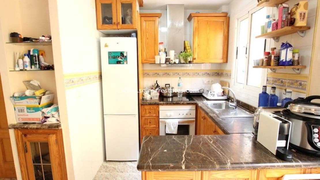 2 soveværelse Semi-Rækkehus til salg i Villamartin med swimmingpool garage - € 199.000 (Ref: 10145321)