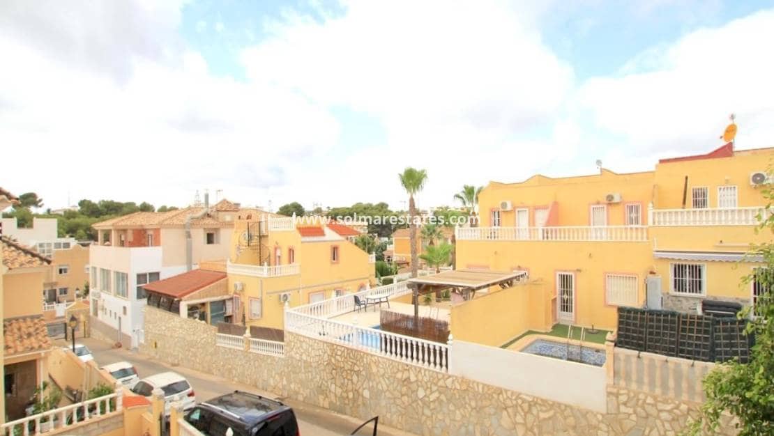 2 soveværelse Semi-Rækkehus til salg i Villamartin med swimmingpool garage - € 199.000 (Ref: 10145321)