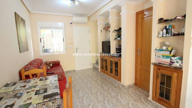 2 soveværelse Semi-Rækkehus til salg i Villamartin, Orihuela med swimmingpool garage - € 199.000 (Ref: 10145321)