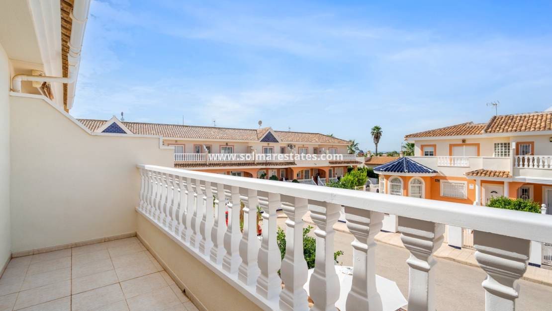 3 soveværelse Byhus til salg i Dona Pepa med swimmingpool - € 269.000 (Ref: 10145322)
