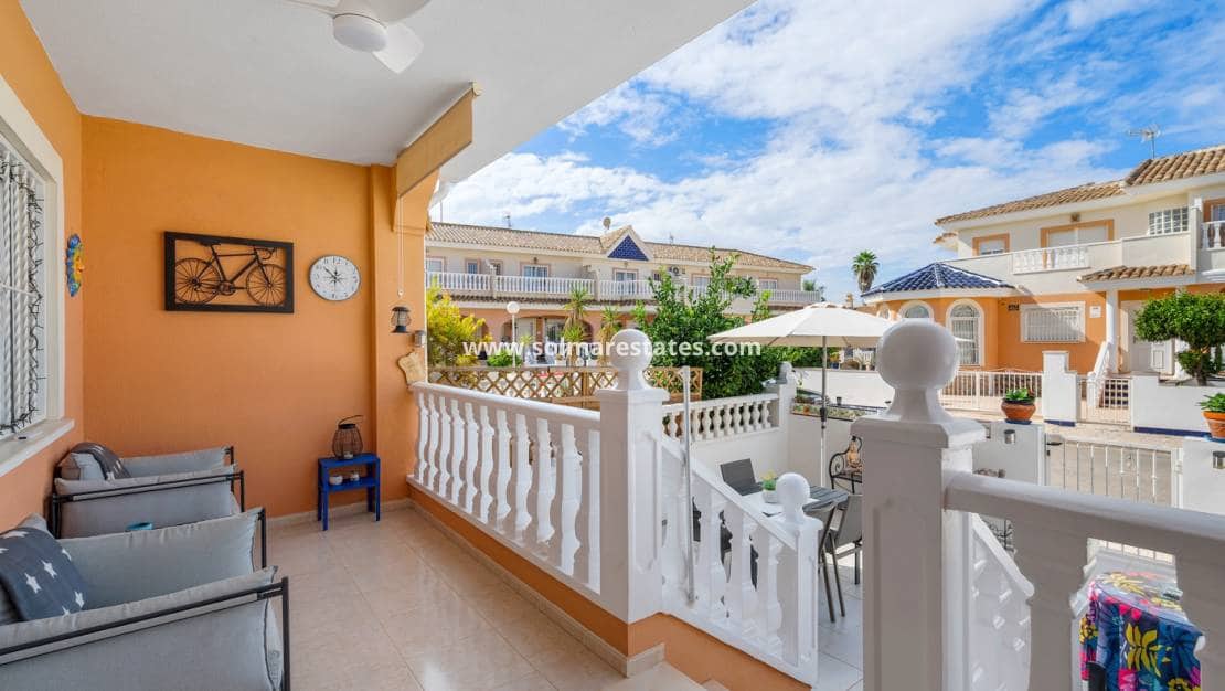 3 soveværelse Byhus til salg i Dona Pepa med swimmingpool - € 269.000 (Ref: 10145322)